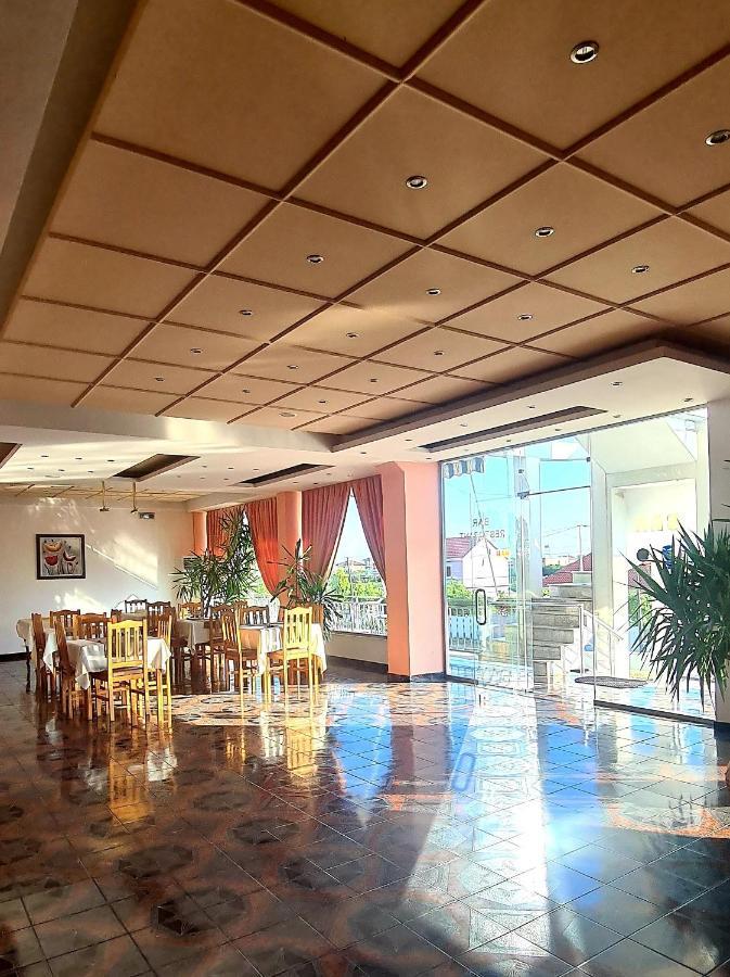 Hotel Nicola เลเจอ ภายนอก รูปภาพ